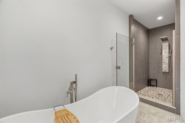 1903 Glenn Court, Lake Sherwood, MO 63357