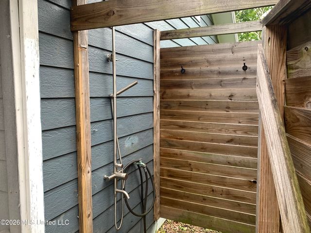 606 Beyer Drive, Bay Saint Louis, MS 39520