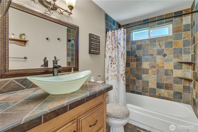2011 S 292nd Street, Federal Way, WA 98003