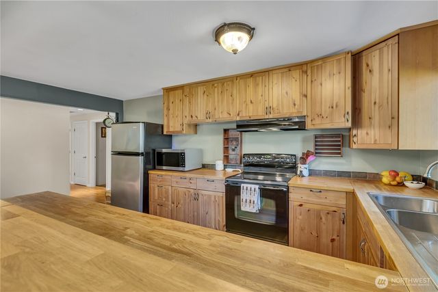 2011 S 292nd Street, Federal Way, WA 98003