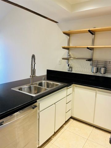 16982 Pacific Coast, Huntington Beach, CA 92649
