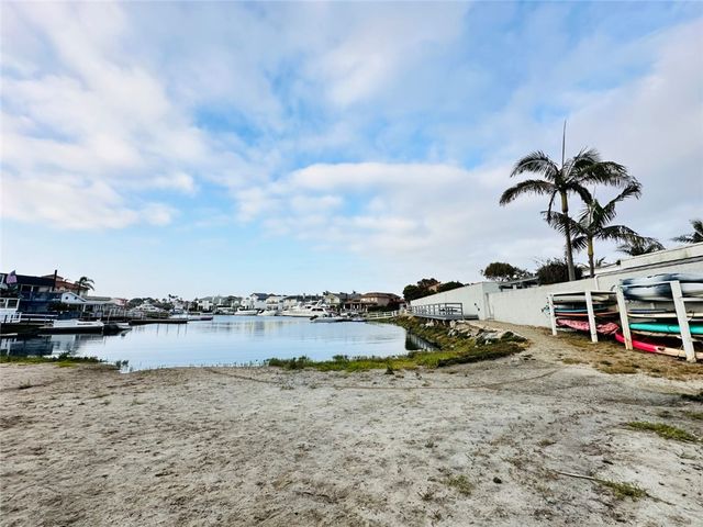 16982 Pacific Coast, Huntington Beach, CA 92649