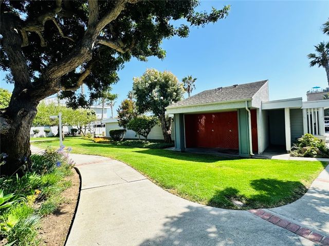 16982 Pacific Coast, Huntington Beach, CA 92649