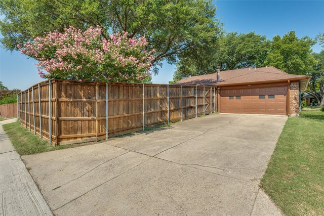 1016 Ledgemont Drive, Plano, TX 75025