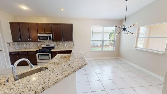 895 SW Lake Charles Circle, Port St. Lucie, FL 34986