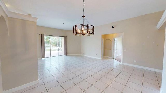 895 SW Lake Charles Circle, Port St. Lucie, FL 34986