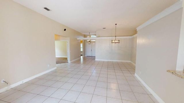 895 SW Lake Charles Circle, Port St. Lucie, FL 34986