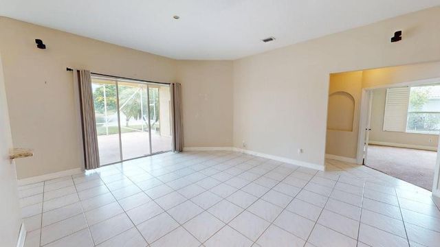 895 SW Lake Charles Circle, Port St. Lucie, FL 34986