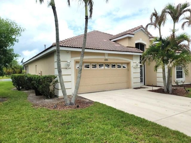 895 SW Lake Charles Circle, Port St. Lucie, FL 34986