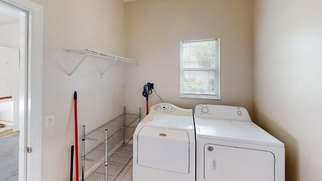 895 SW Lake Charles Circle, Port St. Lucie, FL 34986