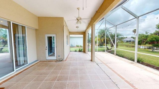 895 SW Lake Charles Circle, Port St. Lucie, FL 34986