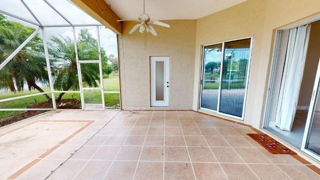 895 SW Lake Charles Circle, Port St. Lucie, FL 34986