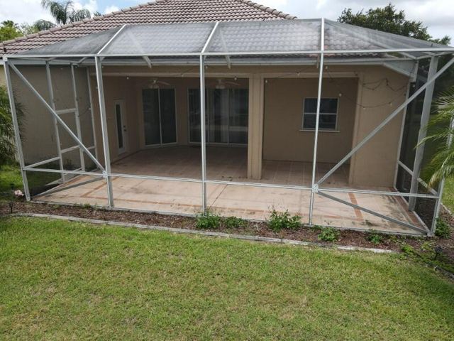 895 SW Lake Charles Circle, Port St. Lucie, FL 34986