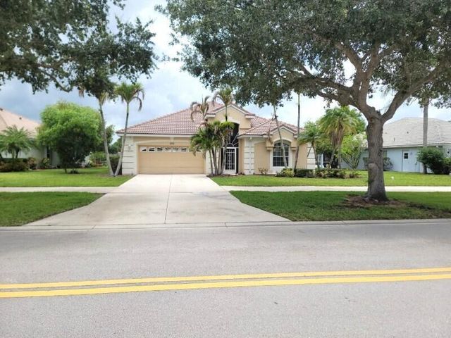 895 SW Lake Charles Circle, Port St. Lucie, FL 34986