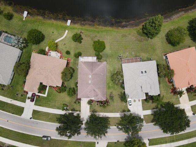 895 SW Lake Charles Circle, Port St. Lucie, FL 34986