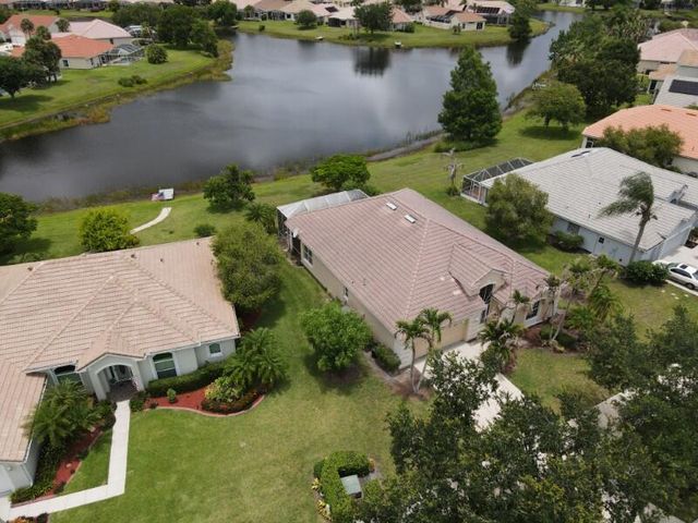 895 SW Lake Charles Circle, Port St. Lucie, FL 34986