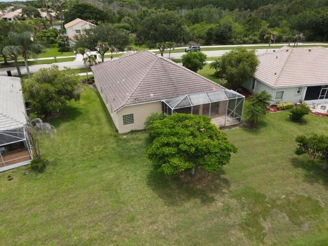 895 SW Lake Charles Circle, Port St. Lucie, FL 34986