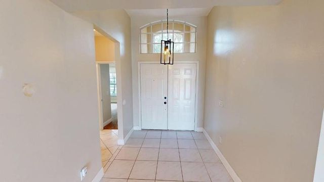 895 SW Lake Charles Circle, Port St. Lucie, FL 34986