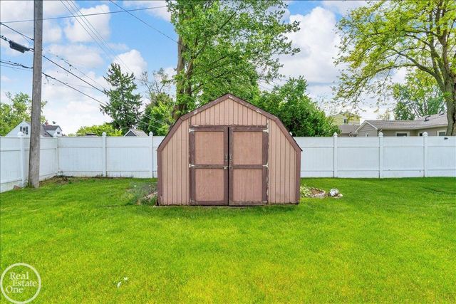47840 Greenview Road, Shelby Twp, MI 48317
