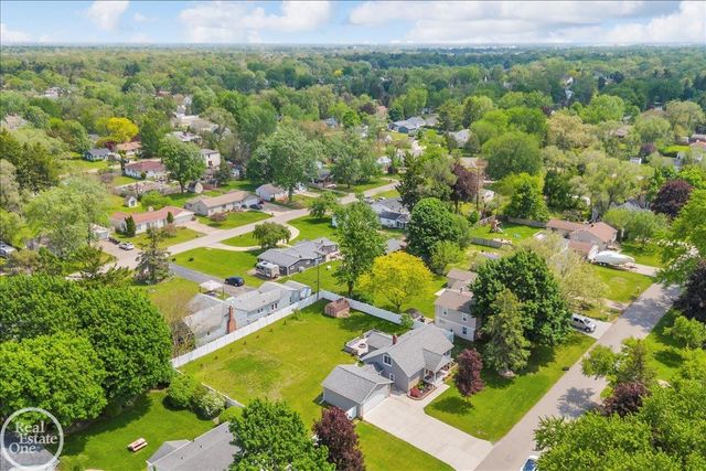 47840 Greenview Road, Shelby Twp, MI 48317