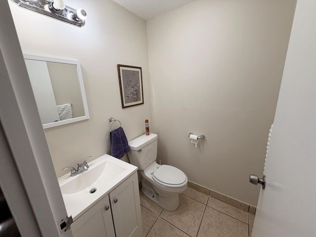419 Brittany Drive, Delray Beach, FL 33446