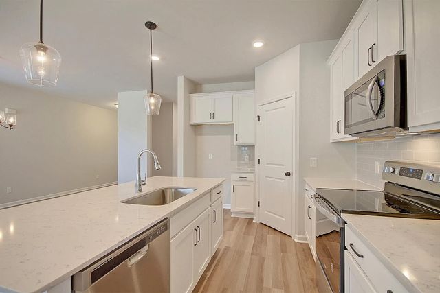 3082 Macaron Court, Ravenel, SC 29470