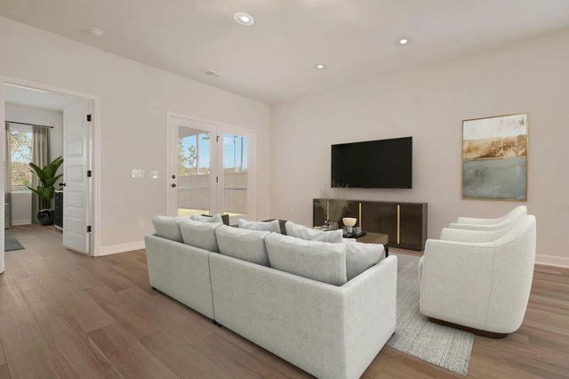 3082 Macaron Court, Ravenel, SC 29470