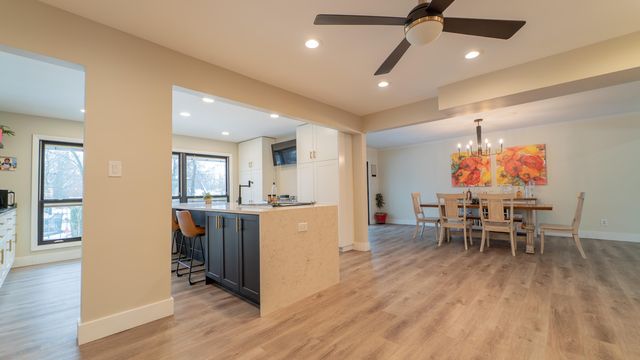 1324 Vivian Lane, Munster, IN 46321