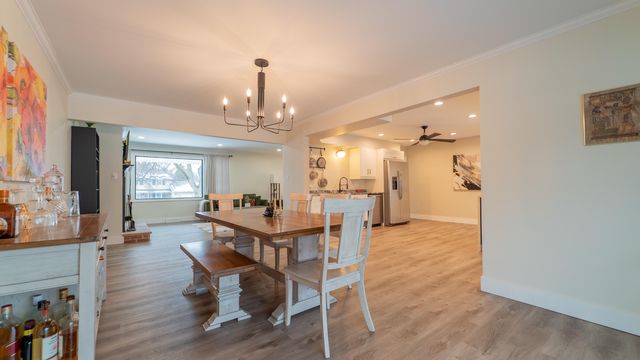 1324 Vivian Lane, Munster, IN 46321