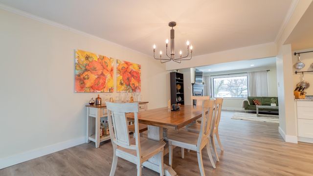 1324 Vivian Lane, Munster, IN 46321