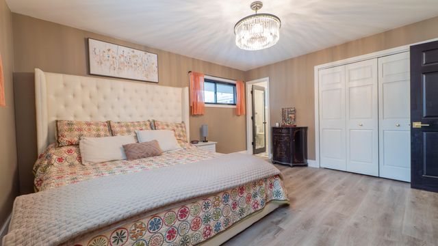 1324 Vivian Lane, Munster, IN 46321