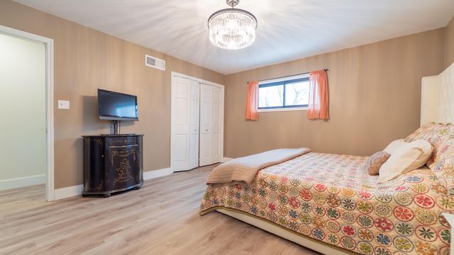 1324 Vivian Lane, Munster, IN 46321