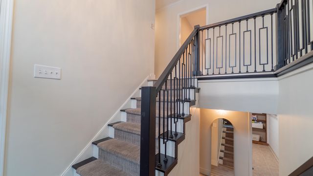 1324 Vivian Lane, Munster, IN 46321