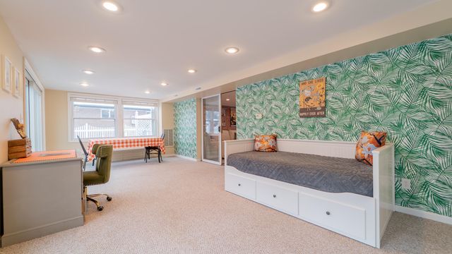 1324 Vivian Lane, Munster, IN 46321