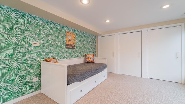 1324 Vivian Lane, Munster, IN 46321