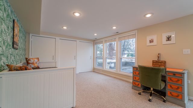 1324 Vivian Lane, Munster, IN 46321