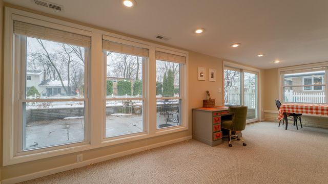 1324 Vivian Lane, Munster, IN 46321