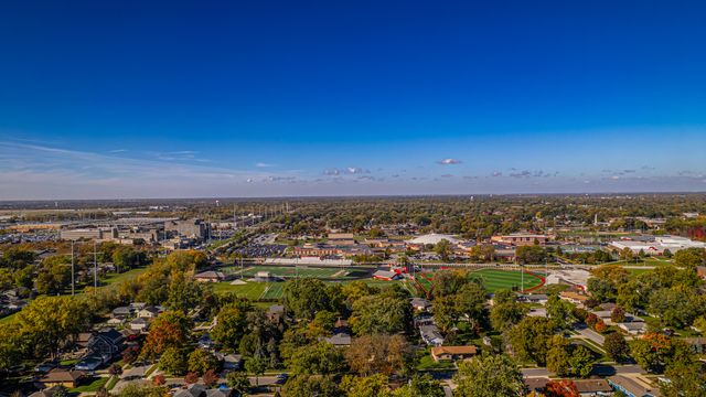 1324 Vivian Lane, Munster, IN 46321