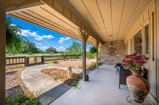 113 Indian Bluff, Kerrville, TX 78028