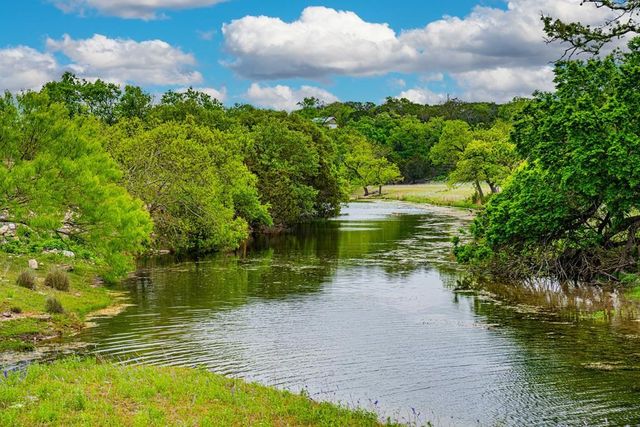 113 Indian Bluff, Kerrville, TX 78028