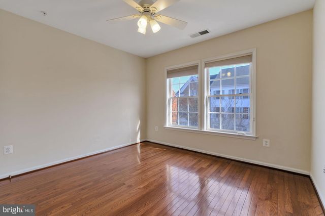 725 RIDGEMONT AVE, Rockville, MD 20850