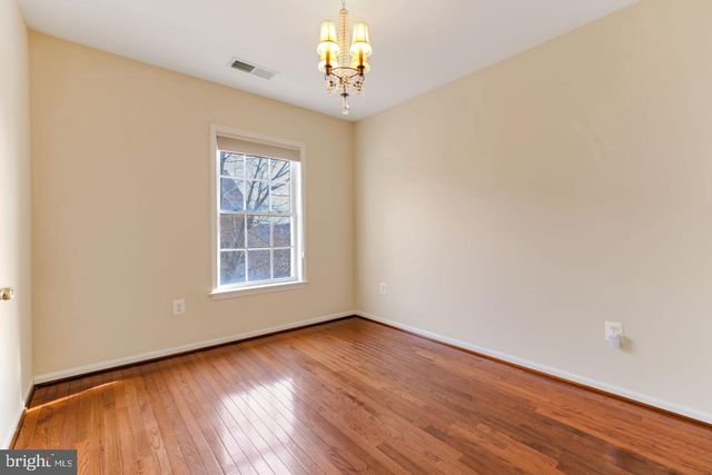725 RIDGEMONT AVE, Rockville, MD 20850