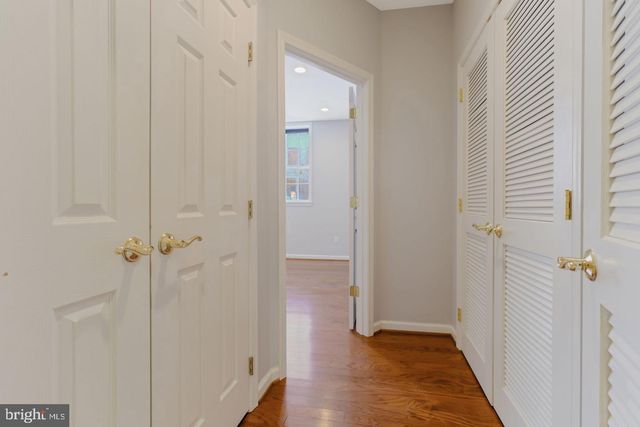 725 RIDGEMONT AVE, Rockville, MD 20850