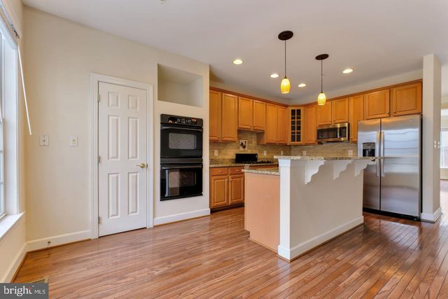 725 RIDGEMONT AVE, Rockville, MD 20850
