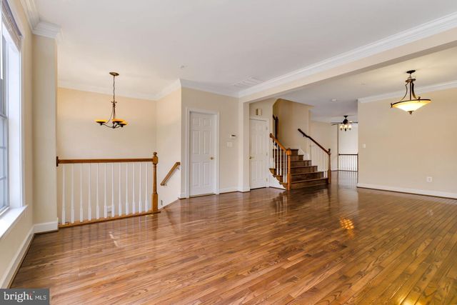 725 RIDGEMONT AVE, Rockville, MD 20850