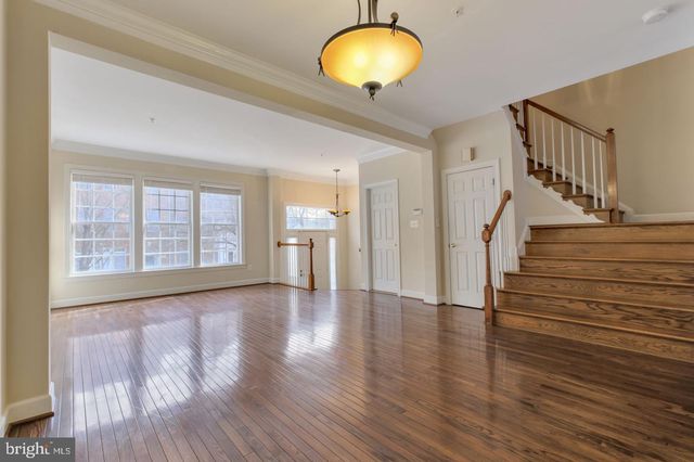 725 RIDGEMONT AVE, Rockville, MD 20850