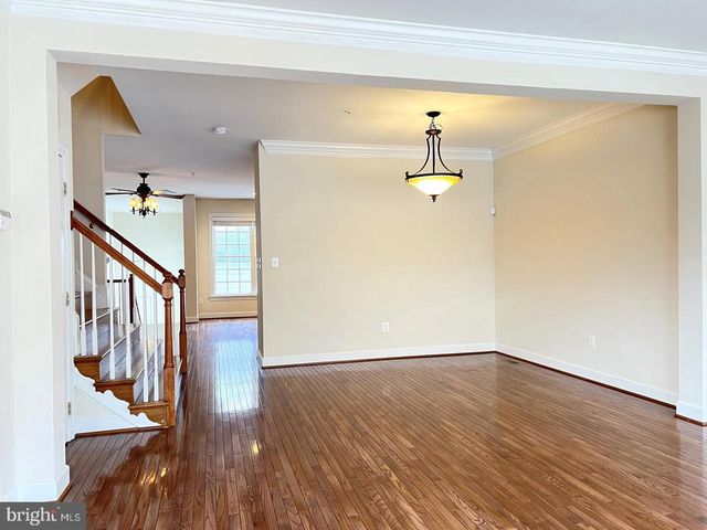 725 RIDGEMONT AVE, Rockville, MD 20850