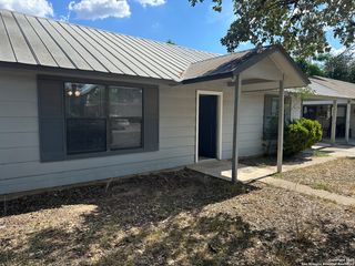 401 W Adams, Pleasanton, TX 78064