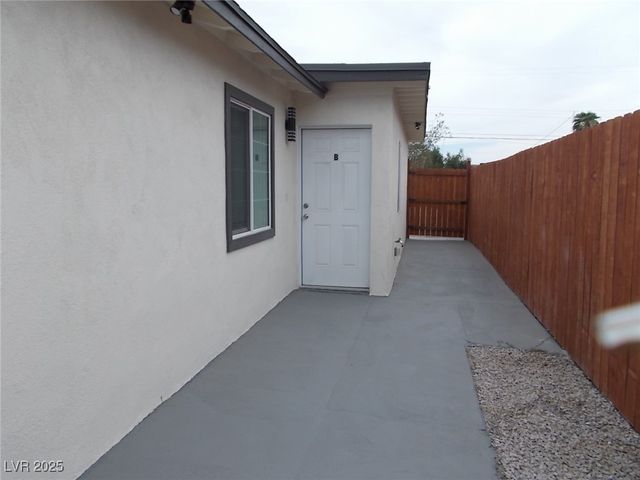 532 North 9th Street B, Las Vegas, NV 89101