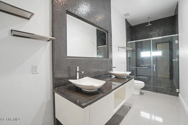 6324 VIA SERENA Drive, El Paso, TX 79912